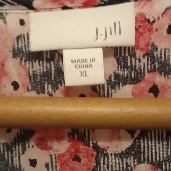 NWOT - J Jill Floral Semi Sheer Pull Over Smocked Blouse - Size XL - Picture 4 of 9